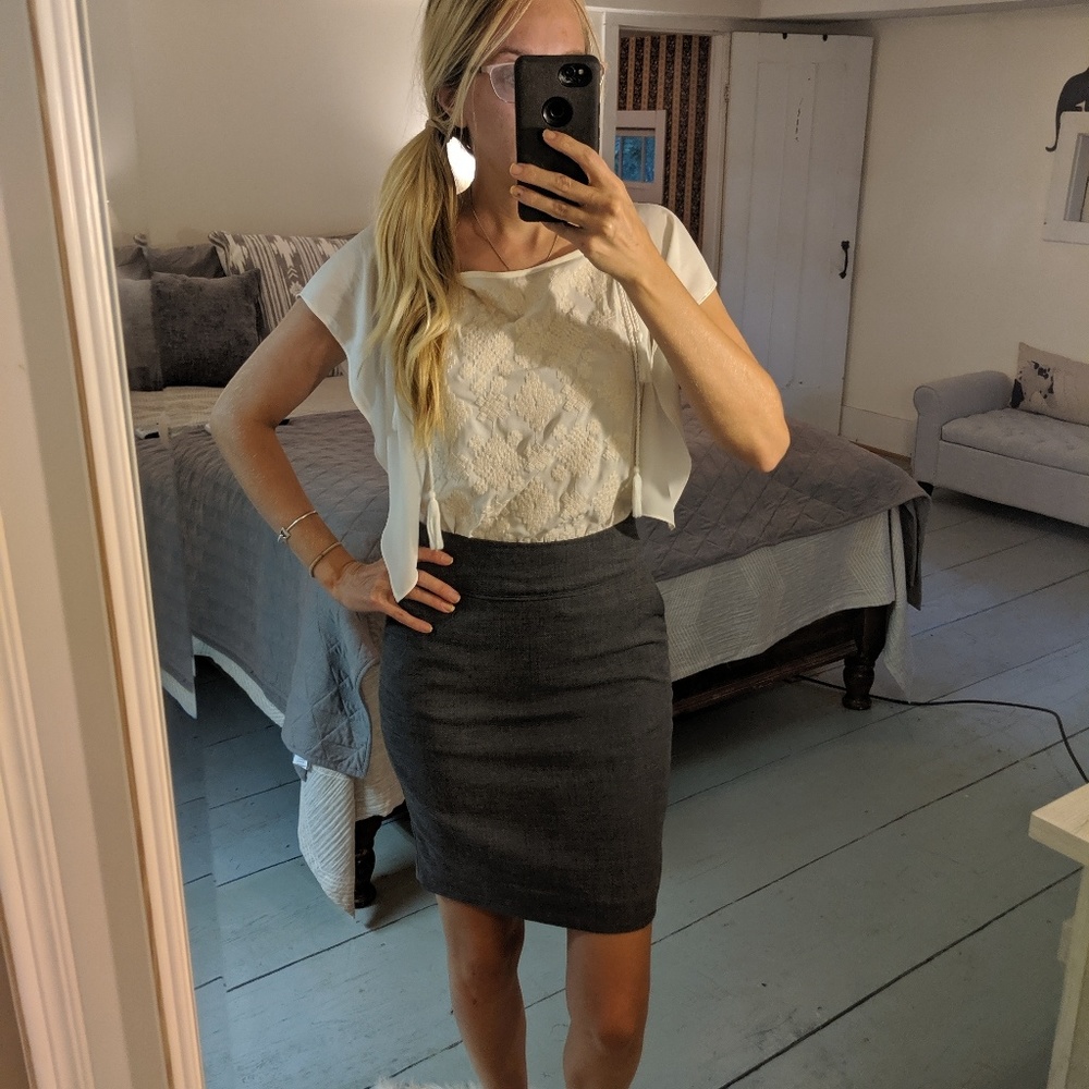 Grey pencil skirt (gray)